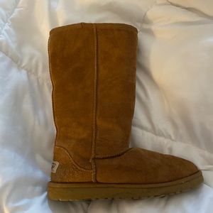 size 4 brown UGG’s